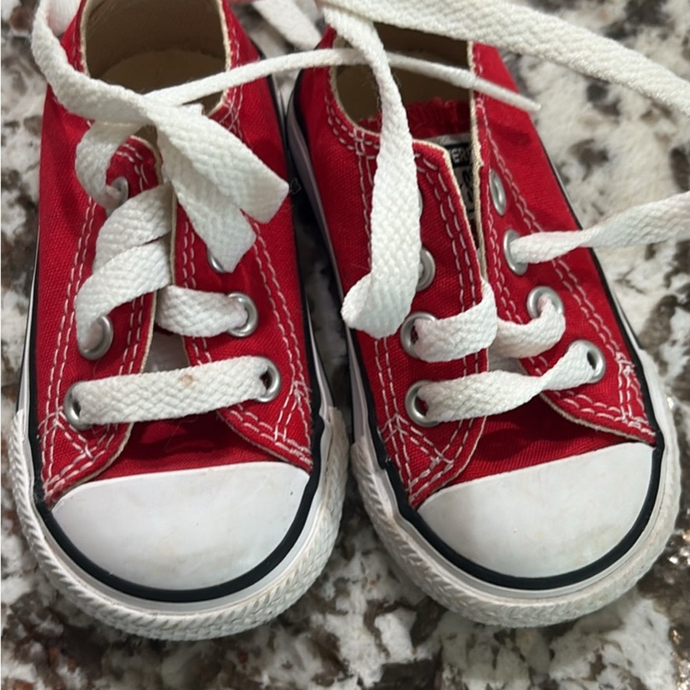 Toddlers Red Converse Chuck Taylor’s Sneakers Size 3